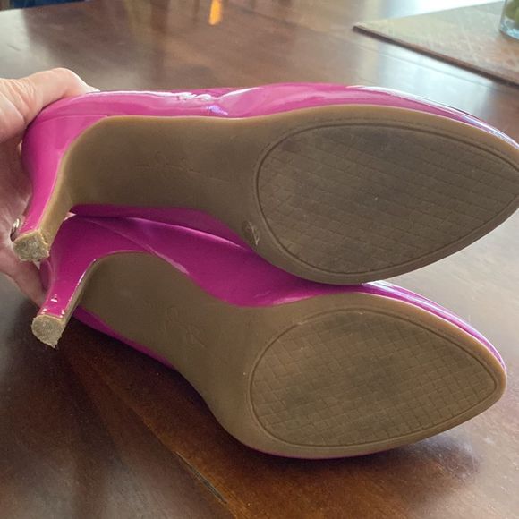 Jessica Simpson Fuchsia Glossy Heels - Picture 5 of 8